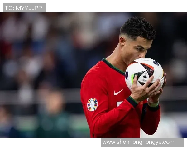 C罗背后的故事：从少年到巨星之路